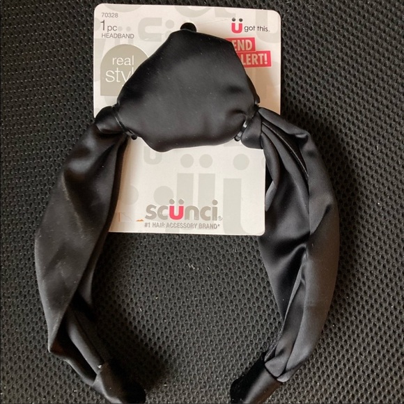 🏀🔥NWT Scunci - Black Satin Top Knot Headband - Picture 2 of 3
